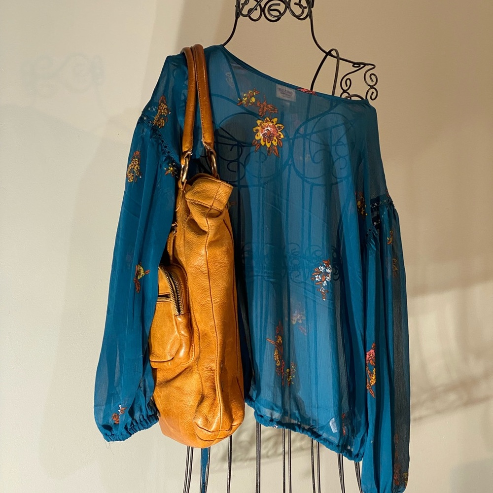 Vintagy flowy shirt